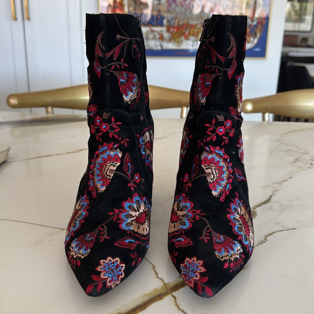 Floral Embroidered Women's Boots